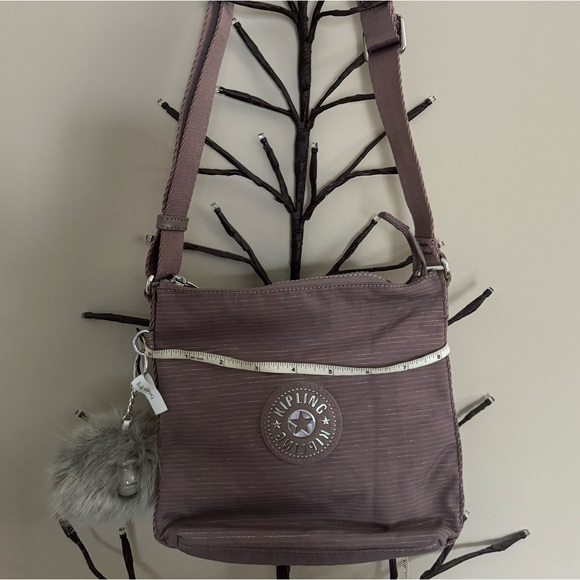 Brand new”Kipling”crossbody bag for women.Size-w8.5”x8”inc,color-cacao 🤎 - Picture 4 of 7